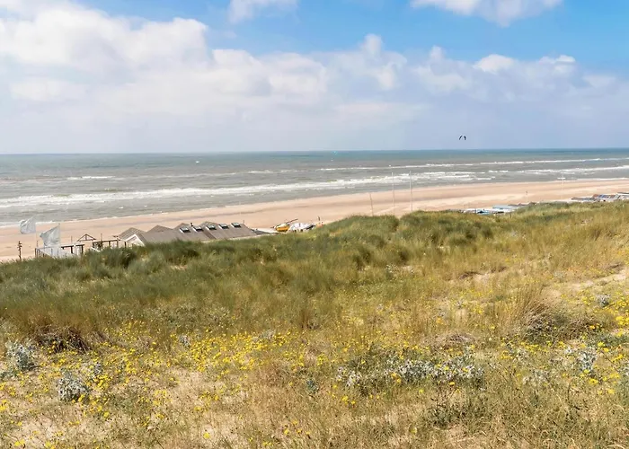 Quaint Summer Holiday Home In Egmond Binnen