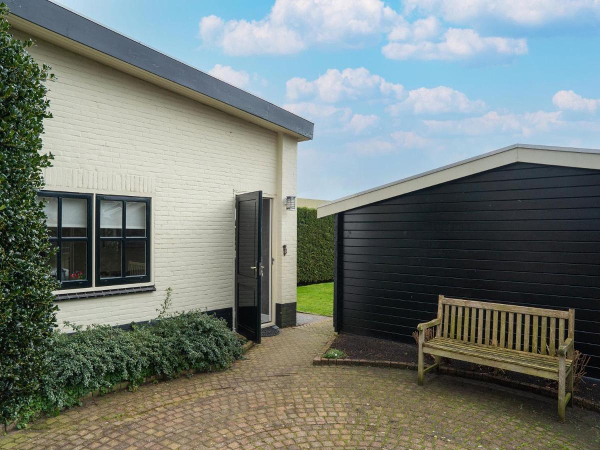 Quaint Summer In Binnen Holiday home *