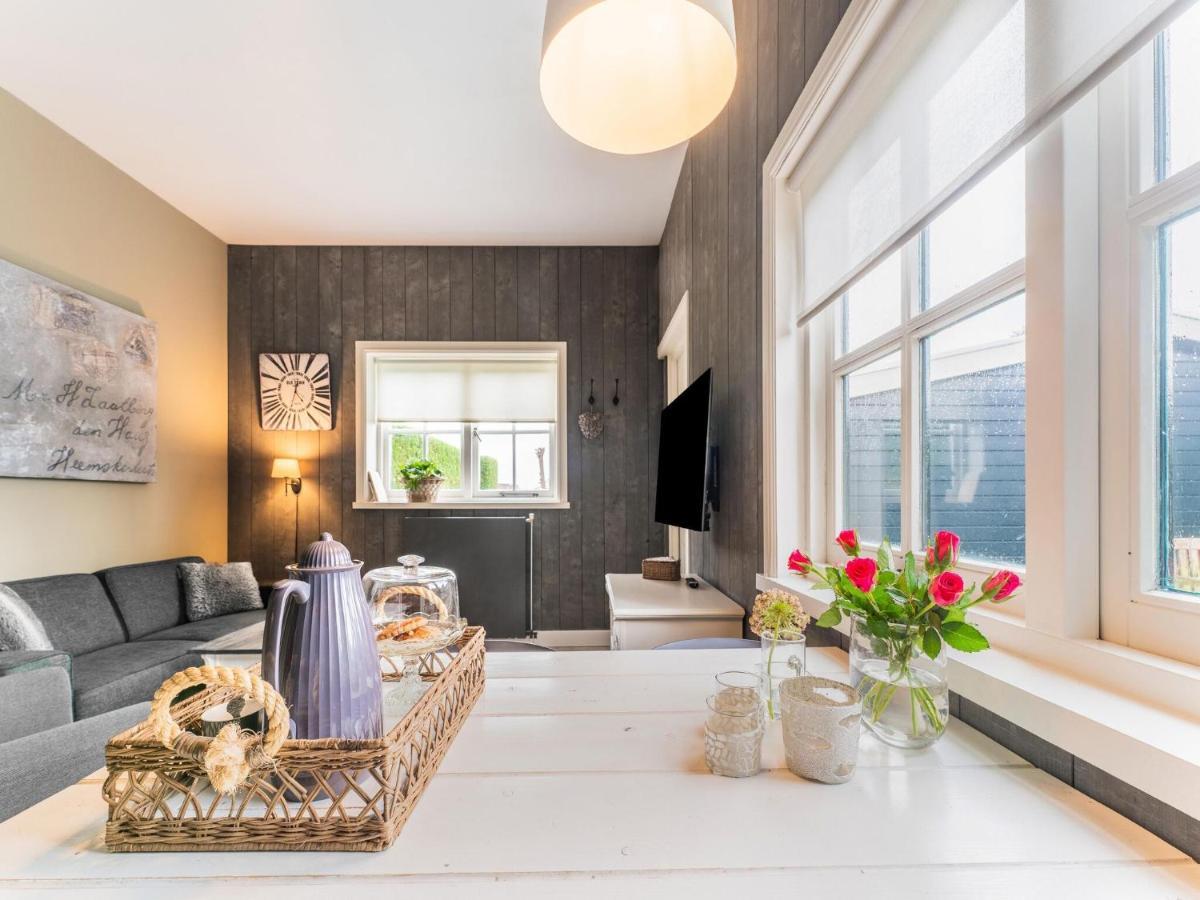 Quaint Summer In Binnen Holiday home Egmond-Binnen