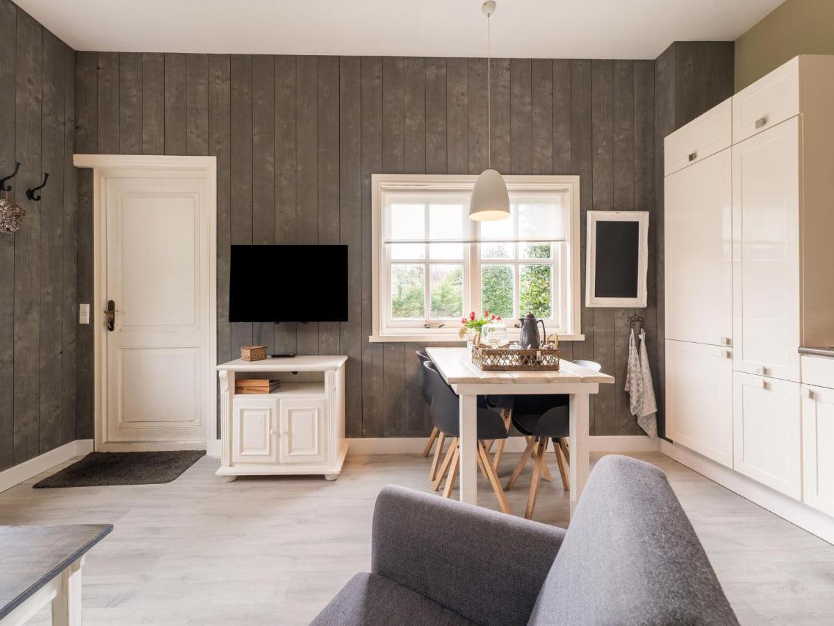 Quaint Summer In With Garden Ferienhaus